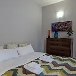 Artist House, Design And アパート ヴェローナ