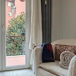 Artist House, Design And *