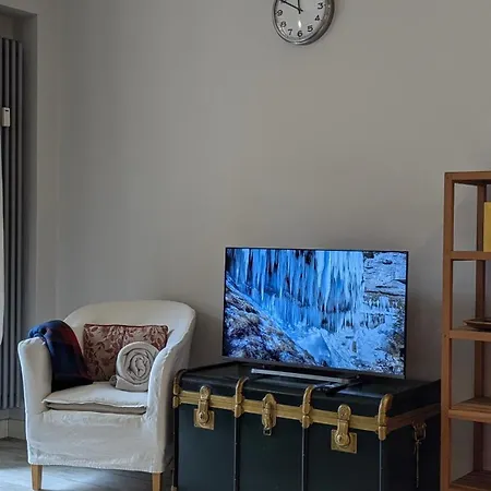 Artist House, Design And *