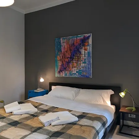 公寓 Artist House, Design And *