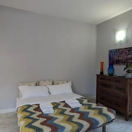 Artist House, Design And *